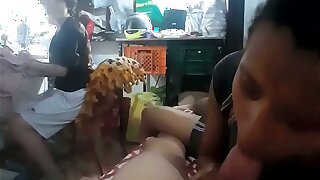 Tengo sexo con mis dos compa&ntilde;eras de trabajo, que buen trio.final del video en