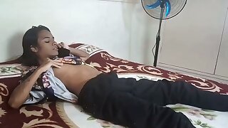 Jovem na sua descoberta fazia sexo virtual, at&eacute; o meio irm&atilde;o ensinar para ela o que era sexo de verdade