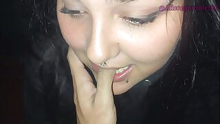 Mi mejor amiga se traga toda mi pija en el balcon y un vecino casi nos descubre