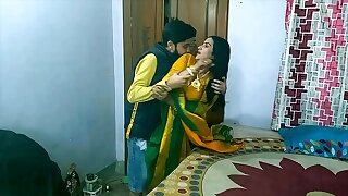 Indian hot Milf aunty vs hot teen! Indian sex with hindi audio