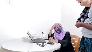 Hijabi Hot bank manager fuck by desi village Farmer Desi chudai xxx