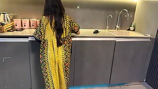 Bhatije ke sone per Chachi ne uske land ko Nikal ke blowjob diya