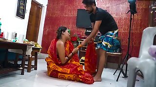 Bahu ko akele dekh kar sasur ne jawani ka fayeda utha liya