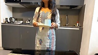 Friends with Benefits Ke Liye Apni Best Ko Taiyar Kiya Deep Blowjob Diya Friend Ne