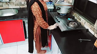 Desi Housewife Fucked Roughly In Kitchen While She Is Cooking With Hindi Audio