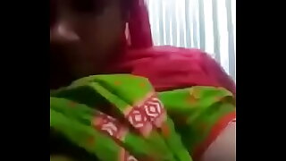 Desi village bhabhi showing big boobs