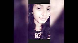 Desi Slut Liza Showing Nude For Fun