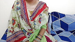 xxx Indian Desi step-mom ne sex ki lat laga di full hindi video xxx big boobs Saarabhabhi6 clear Hindi audio  horny sexy