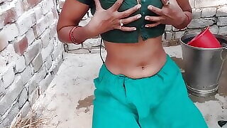 Indian Outdoor Bathing Teen Girl Village Hindi Video