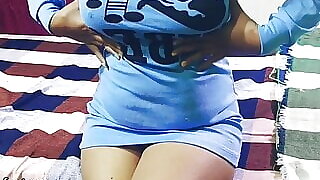 Horny 18+ housewife Desi bhabhi making her Desi sex video with her college boyfriend secretly in her house