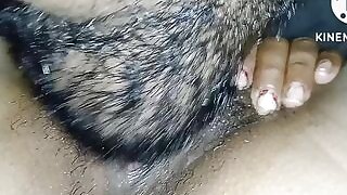 Mere pados bale ek devar ne meri chat chat ke lal karadi