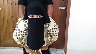 (Indian Maid Ki Jabardast Chudai Malik) Tamil Maid Fucked By Owner While Cleaning House - Huge Ass Cum