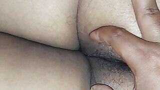 Maa ki gand me ungli dali sote hue. Indian big ass lovers.