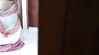 Jab Anjali Bhabhi Saree Badal Rahi Thi, Devar Ne Unhe Khidki Se Dekha Aur Chudai Karne Ke Liye Jabardasti - Indian Sex