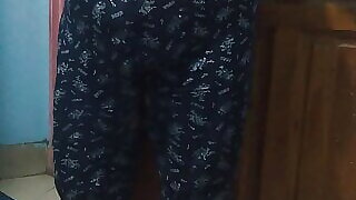 sexy Indian curvy masturbating (Big Tits)