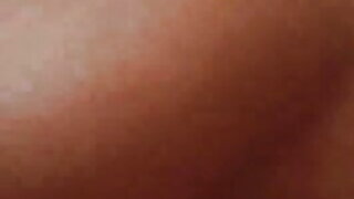 DESI BHABHI SHOW HES BOOBS TO HER BOYFRIEND ON VIDEO CALL