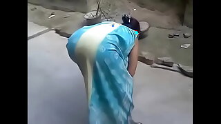 Hot Aunty